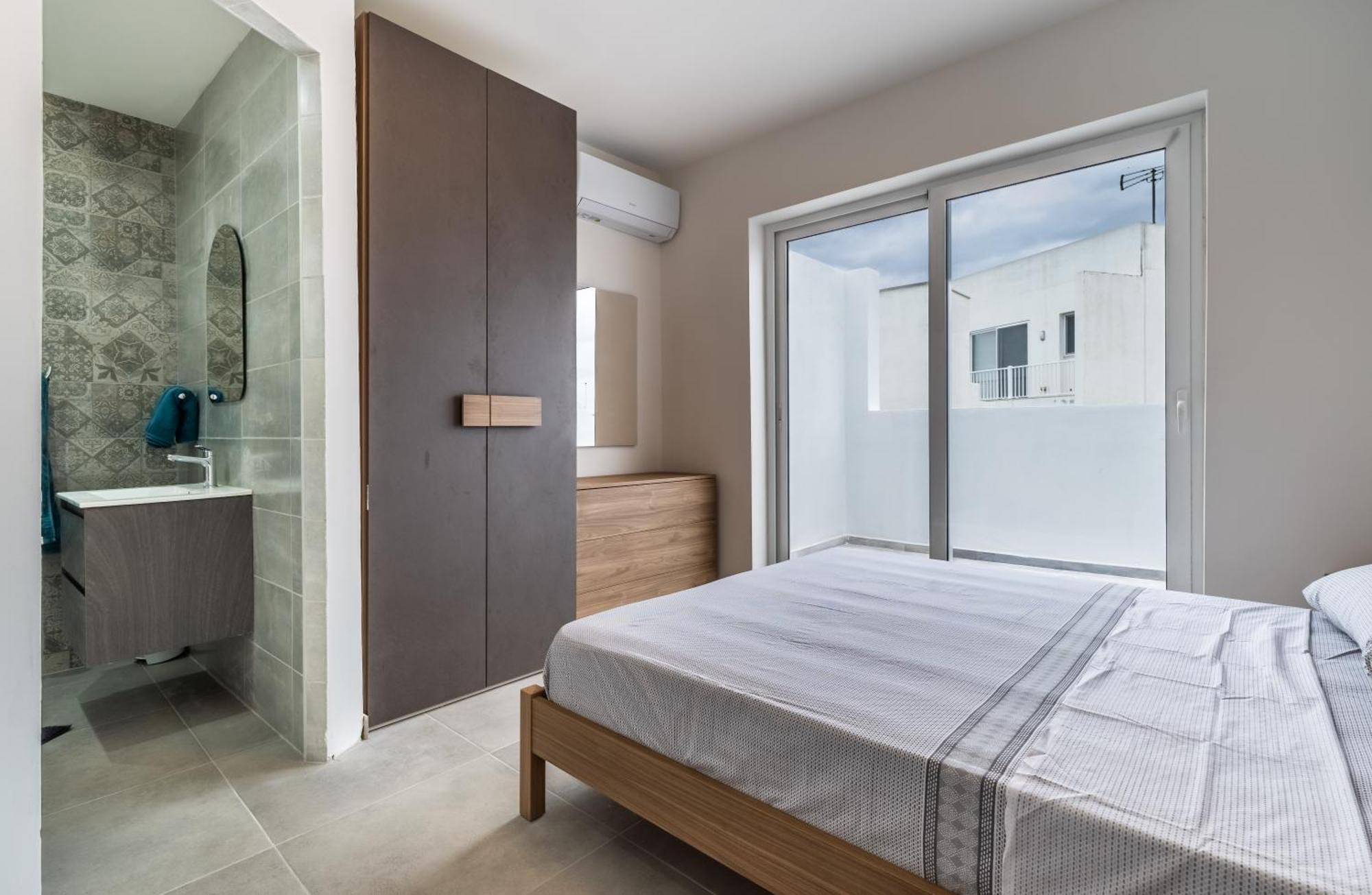 Апартаменты Penthouse In Сент-Полс-Бей Экстерьер фото